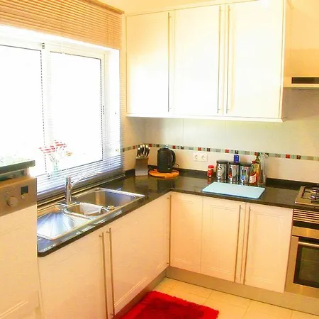 Sleeps 4 Pool Air Con T479918