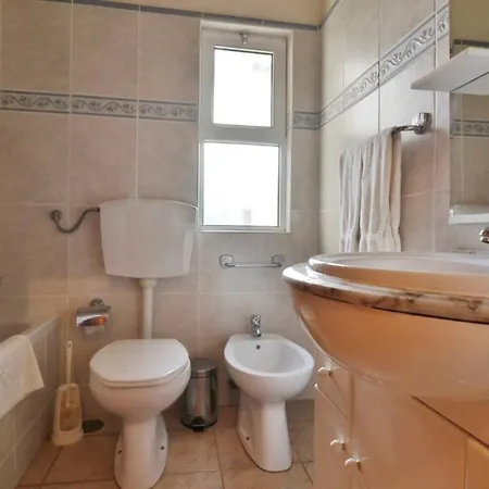 Villa Sleeps 4 Pool Air Con T479918